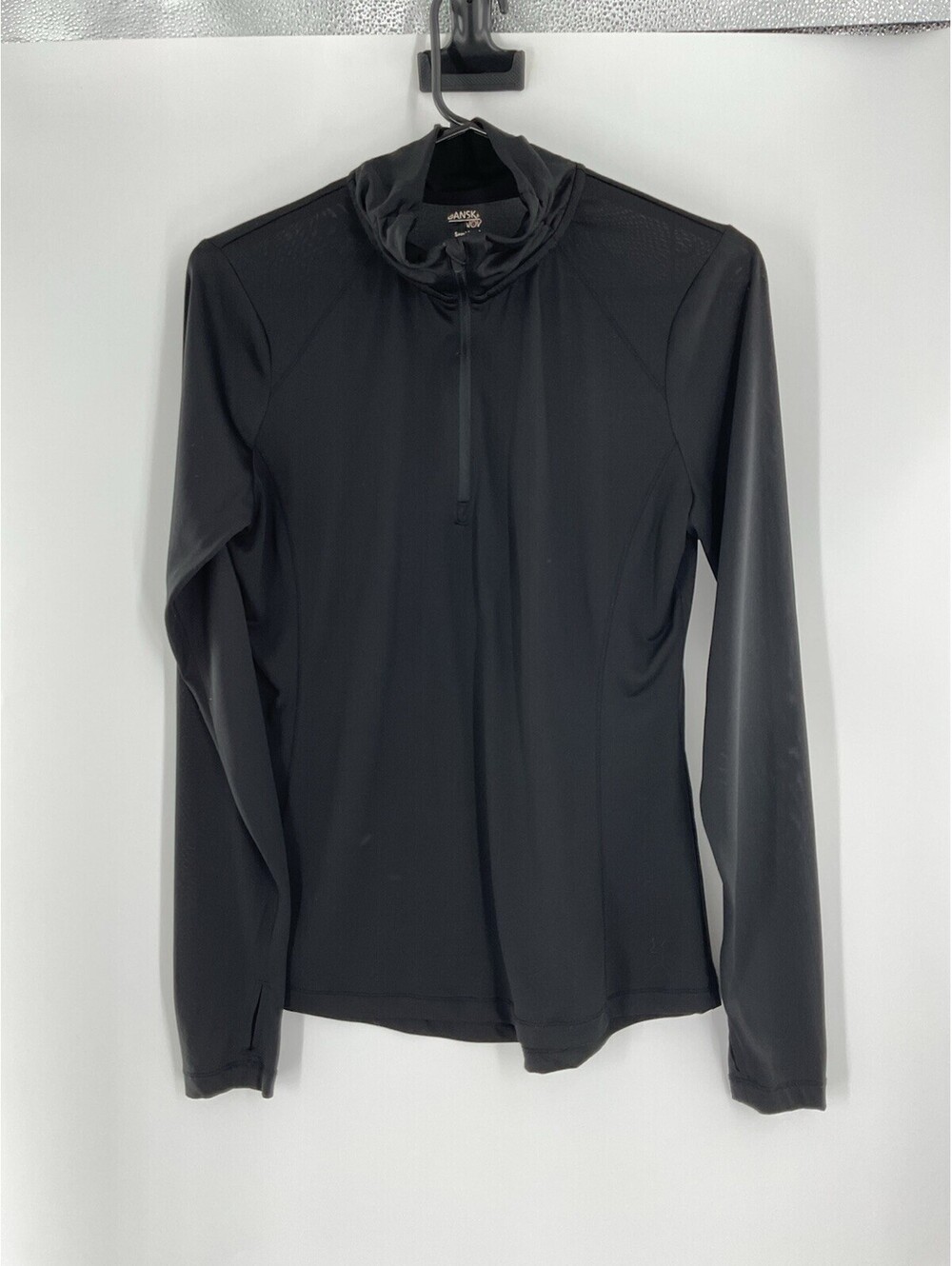 Danskin Now Semi Fitted Medium Black Athletic Shirt Long Sleeve 124
